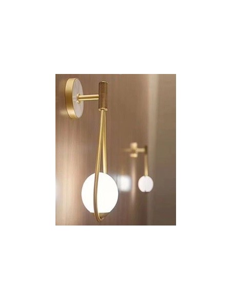 Aplique BRAD, metal dorado, tulipa blanca